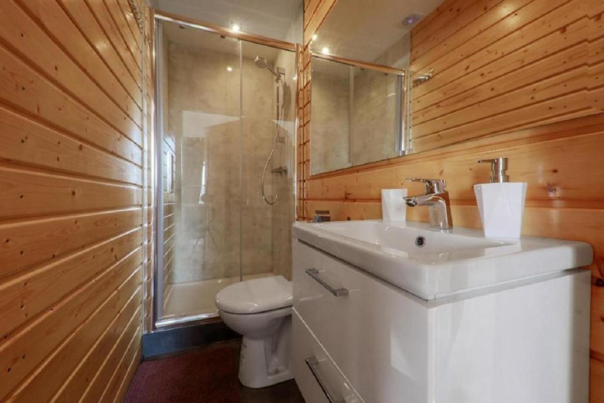 Glamping Gliczarow Klapnioki Bed and Breakfast Leśnica Eksteriør billede